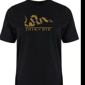 Join or Die Colonial Union American Revolution Symbol T-shirt.